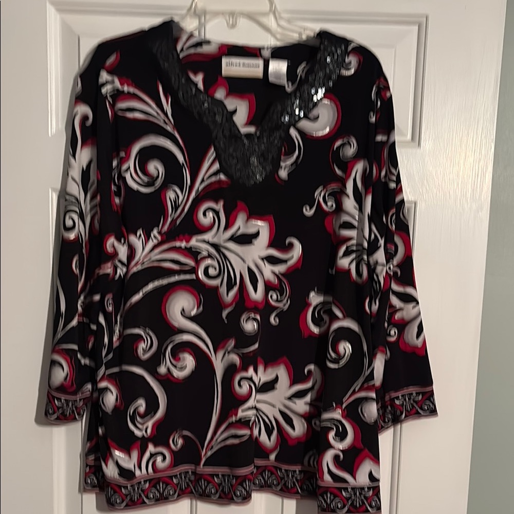 Alfred Dunner Collection Black and Red Floral Top